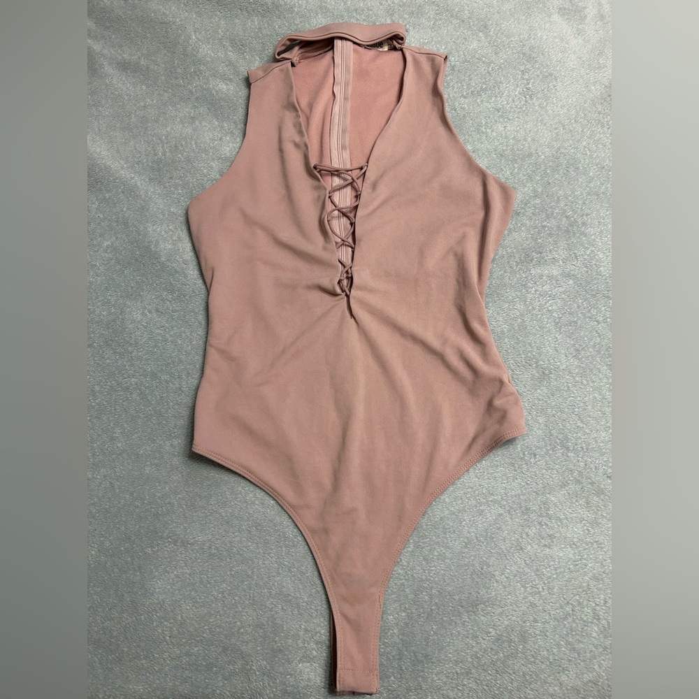 PEACH LACE UP CHOKER SNAP BODY SUIT